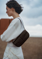 Eloria - Smooth Ebony