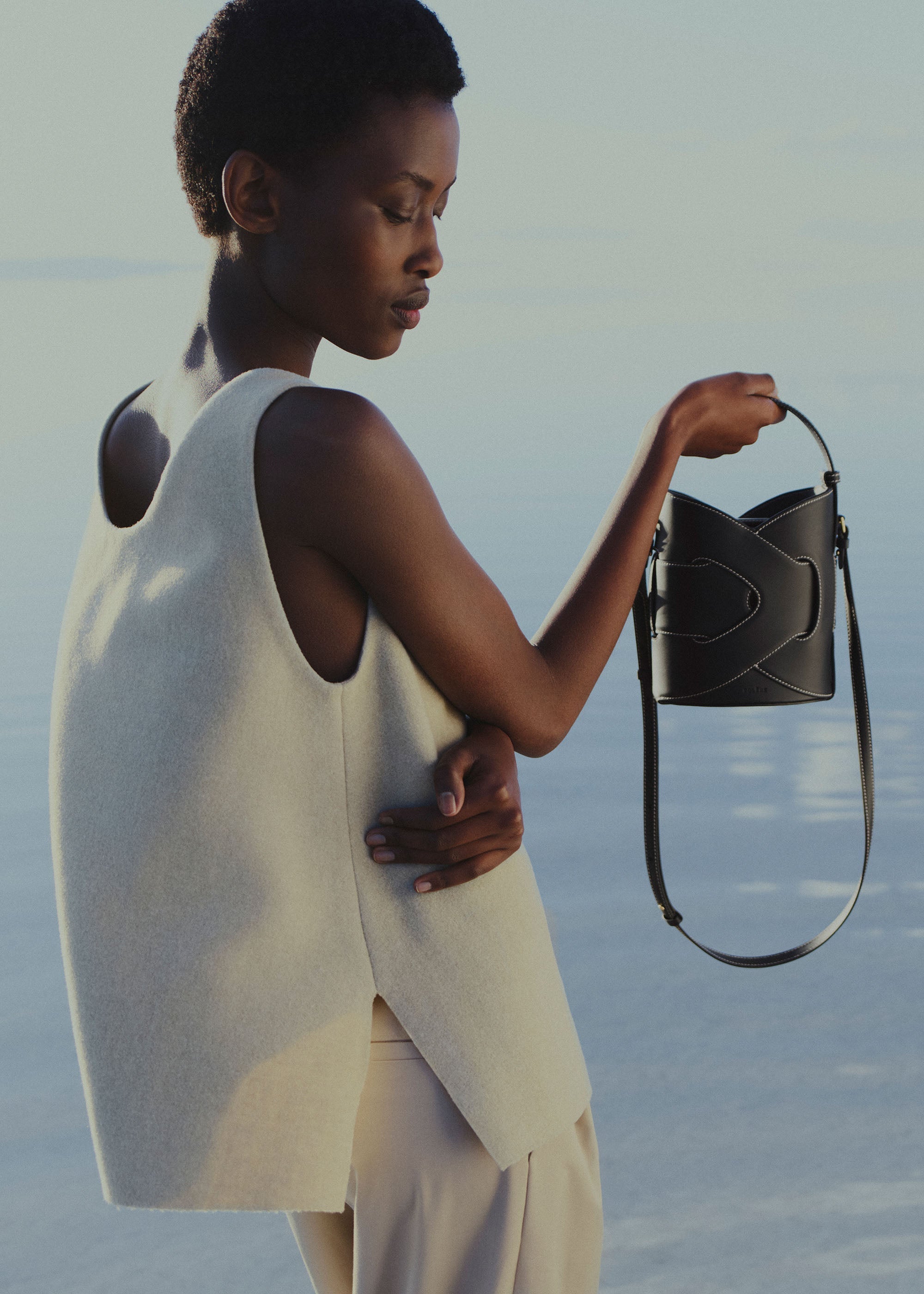 Évienne Seau - Black Smooth