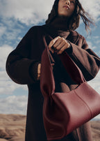 Maëlle East West - Textured Black Cherry