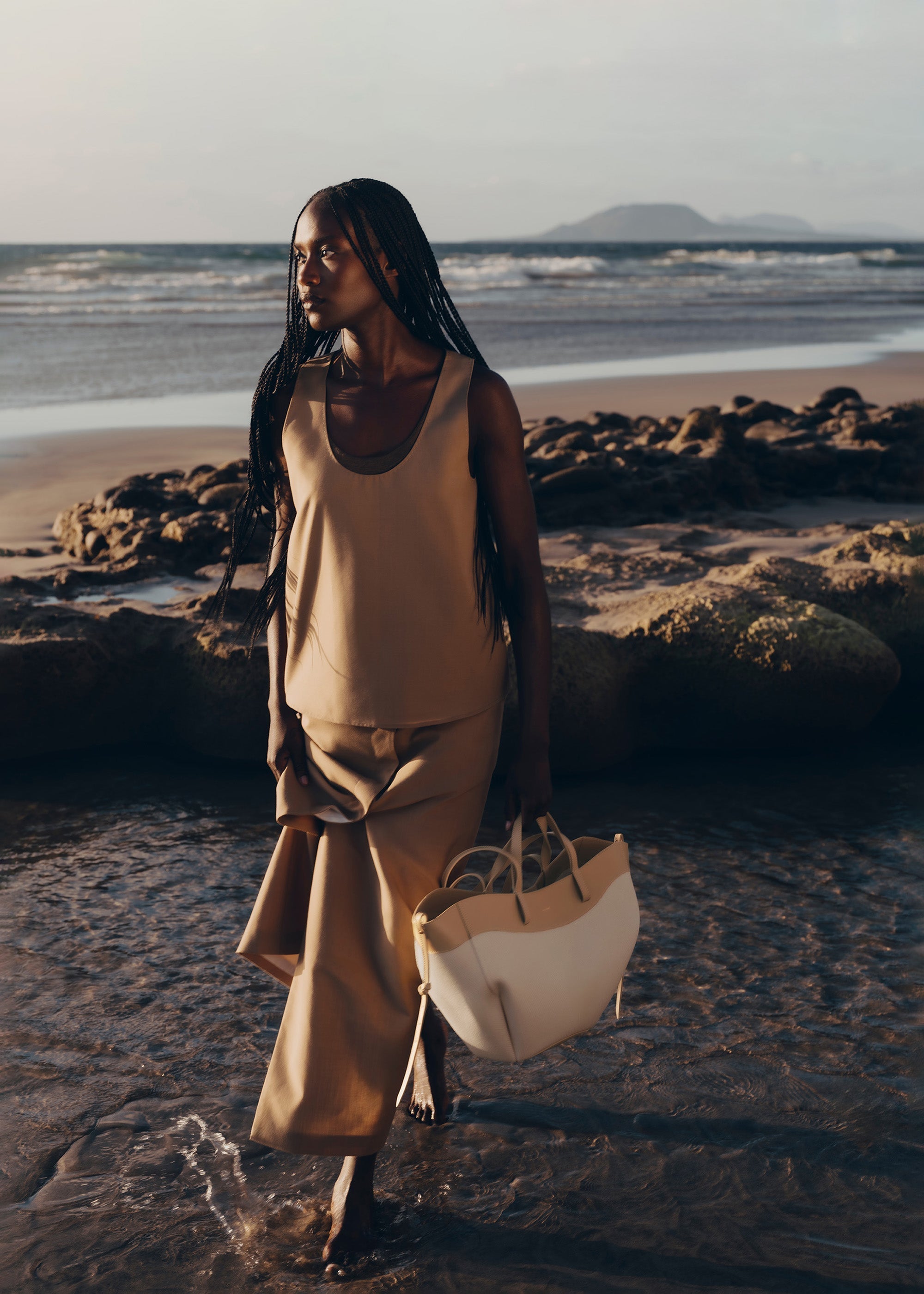 Aveline Grand  - Beige Canvas