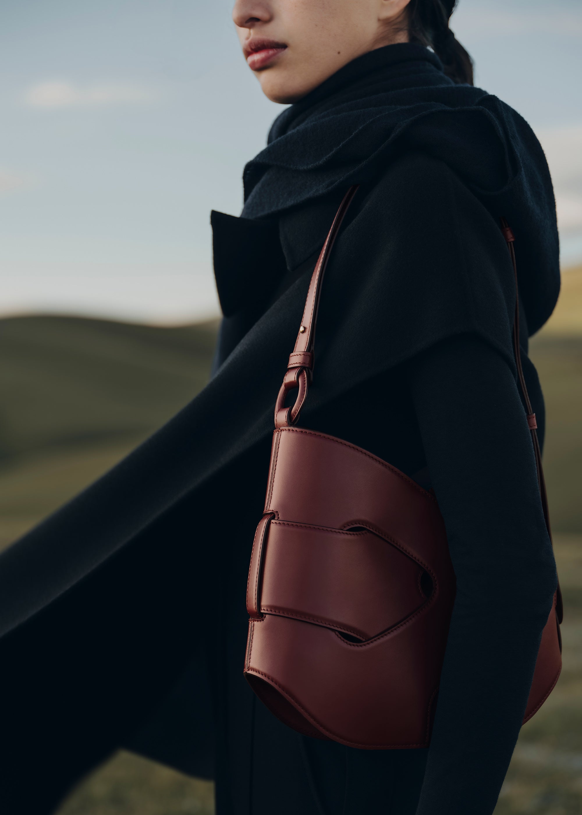 Évienne Hobo - Smooth Black Cherry