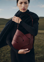 Évienne Hobo - Smooth Black Cherry