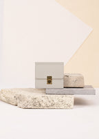 Maison Carry Wallet - Textured Chalk