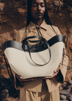 Aveline Grand - Black Canvas