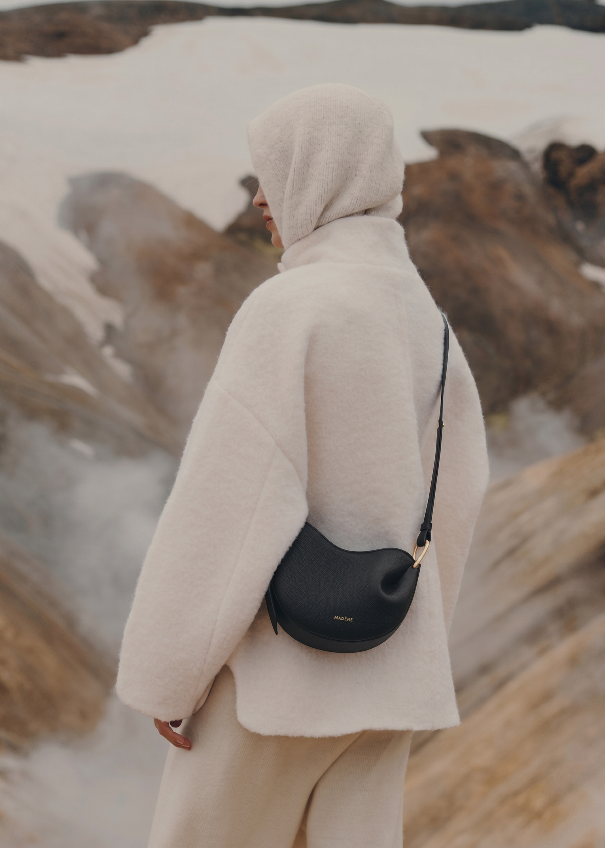 Valenne - Textured Black