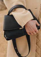 Solène  - Black Grain Écru Stitch