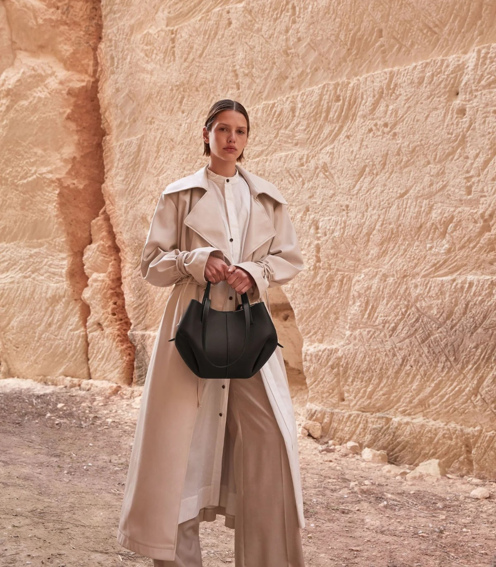 Aveline Mini — Black Grain