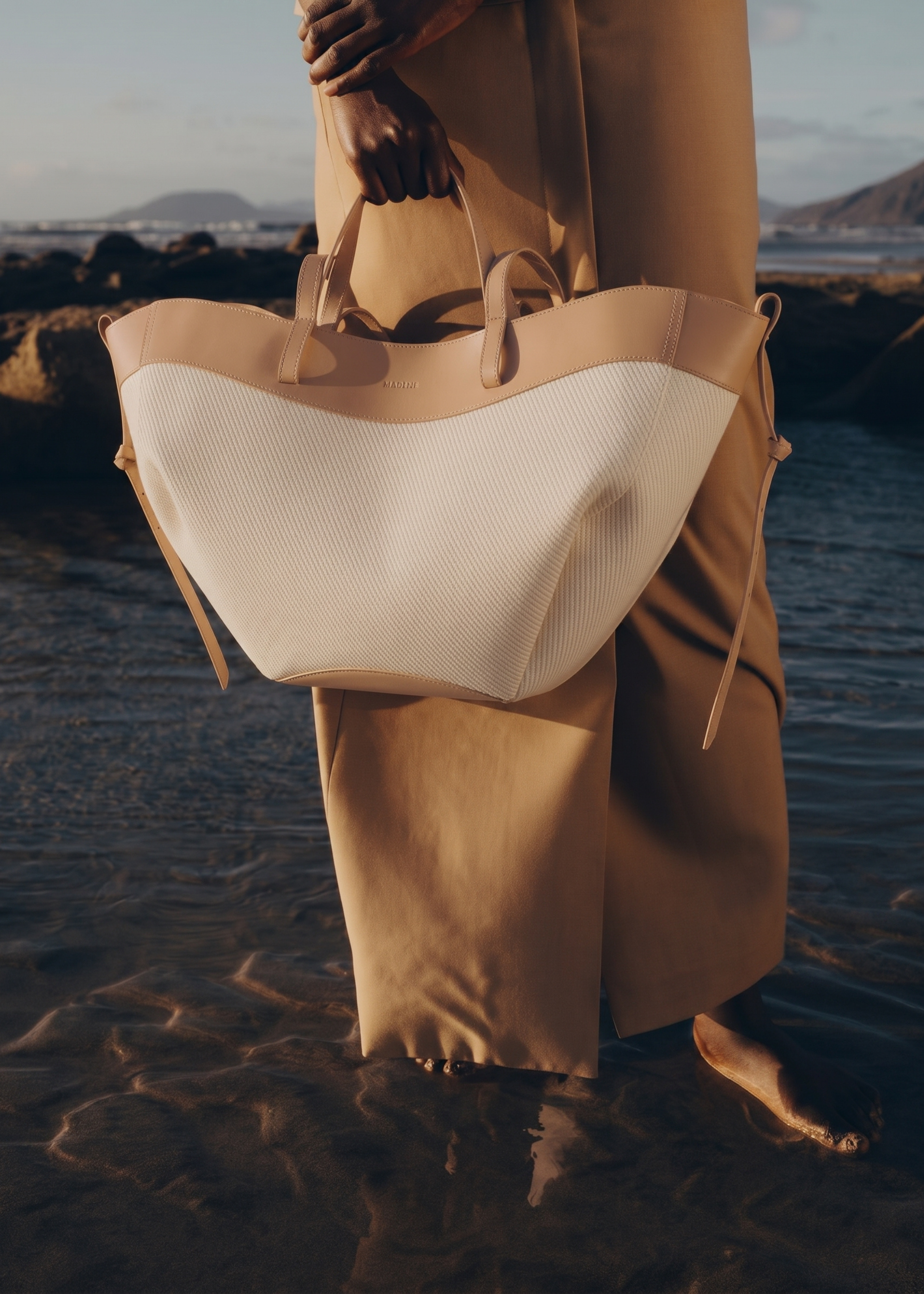 Aveline Grand  - Beige Canvas