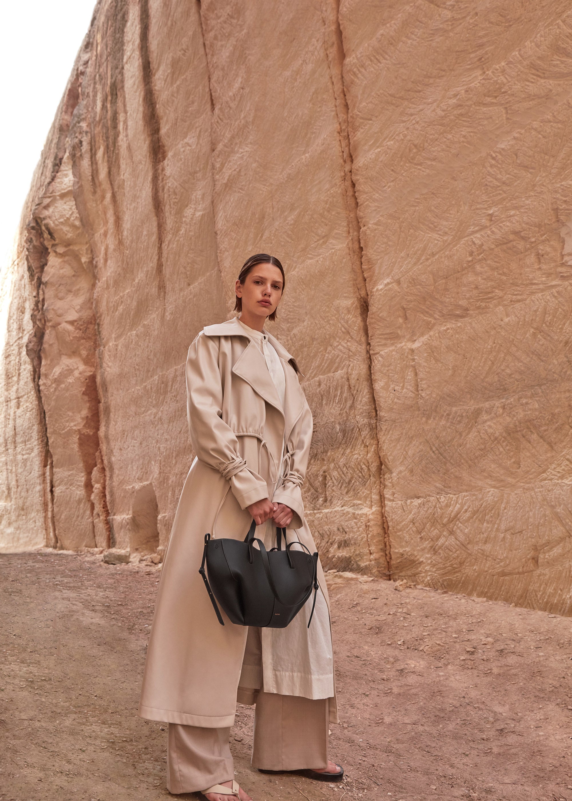Aveline Mini — Black Grain