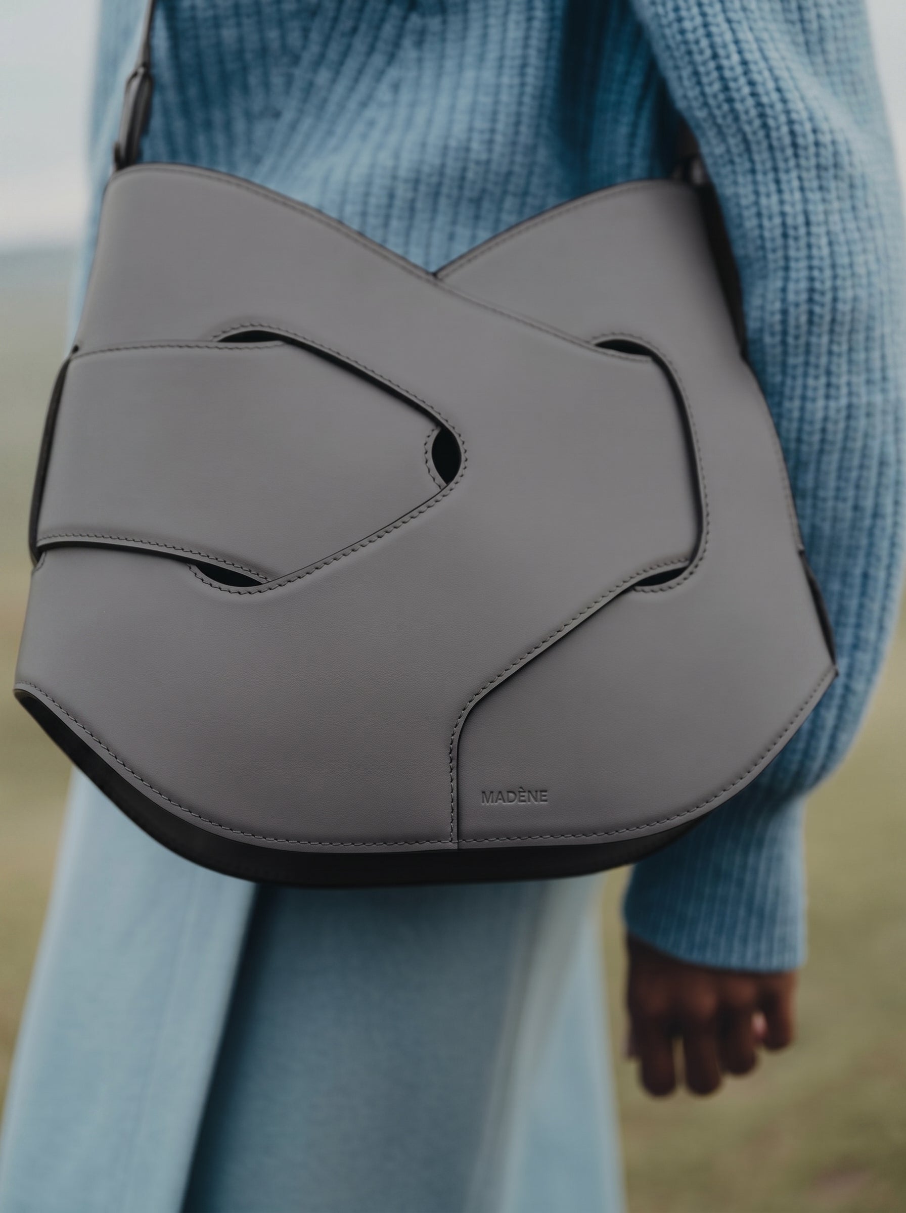 Évienne Hobo - Smooth Stone