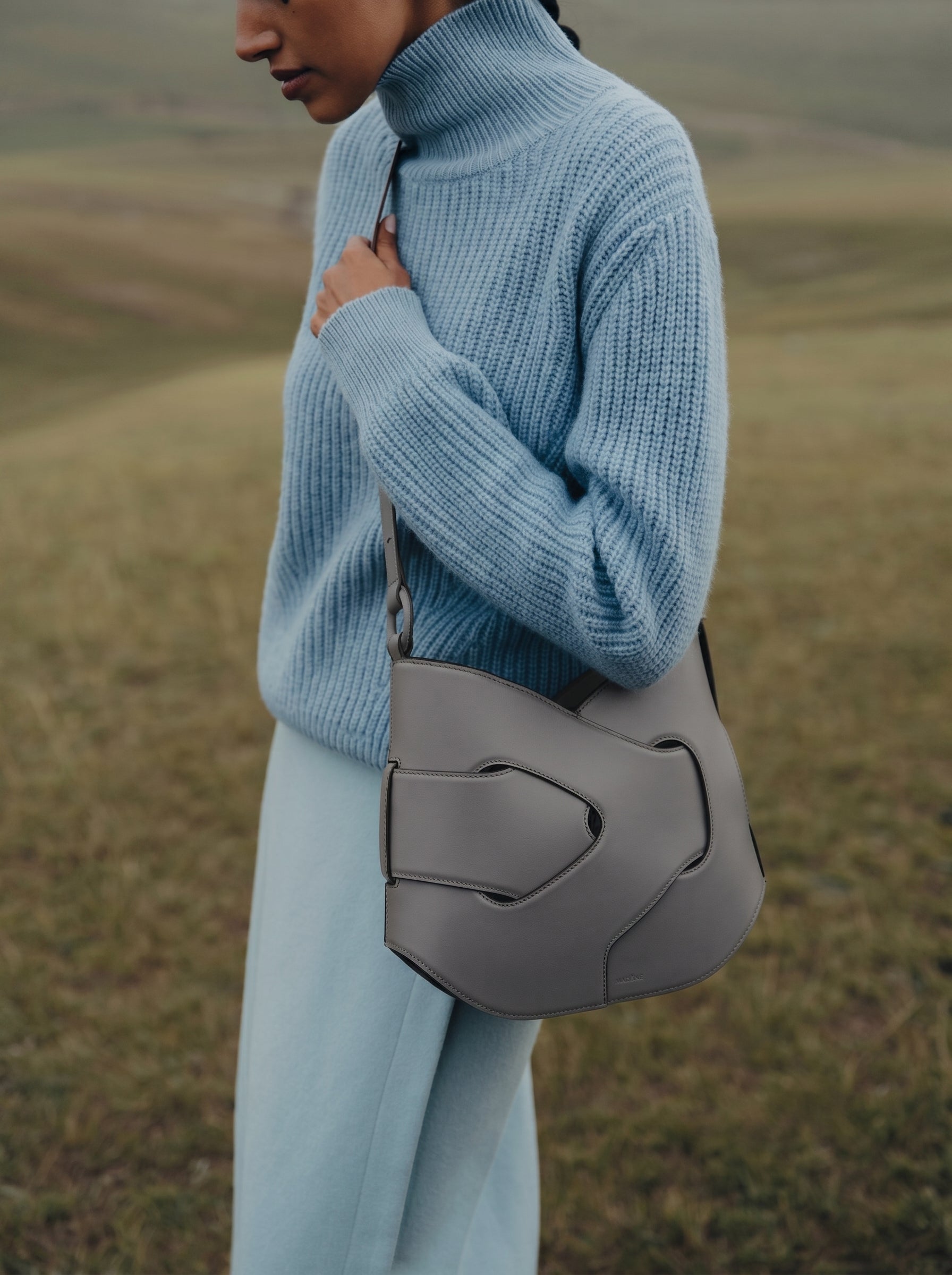 Évienne Hobo - Smooth Stone