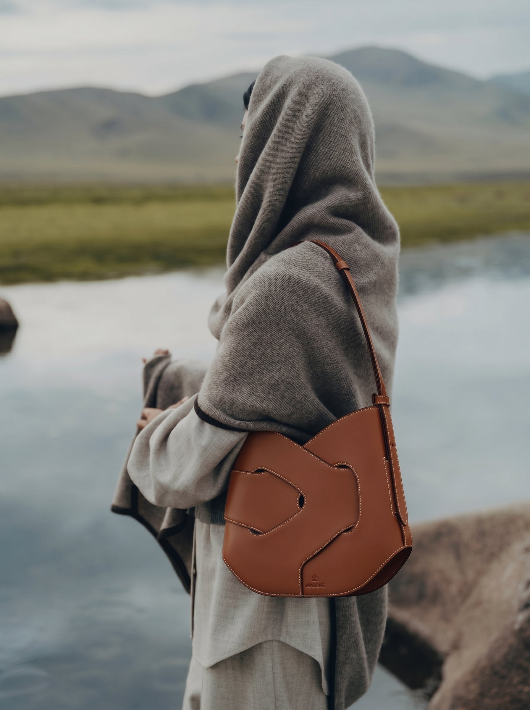 Évienne Hobo — Cognac Smooth