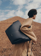 Aveline Tote — Black Grain Écru Stitch